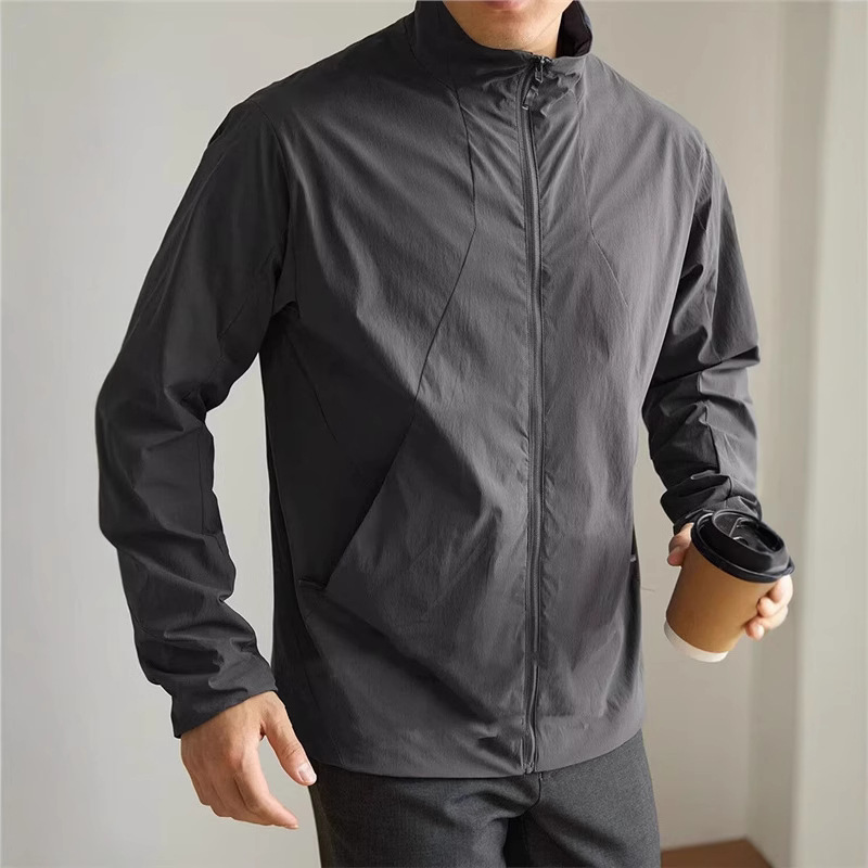 Outdoor Adventure Windbreaker - Męskie kurtki trekkingowe Adventure Ready 2025